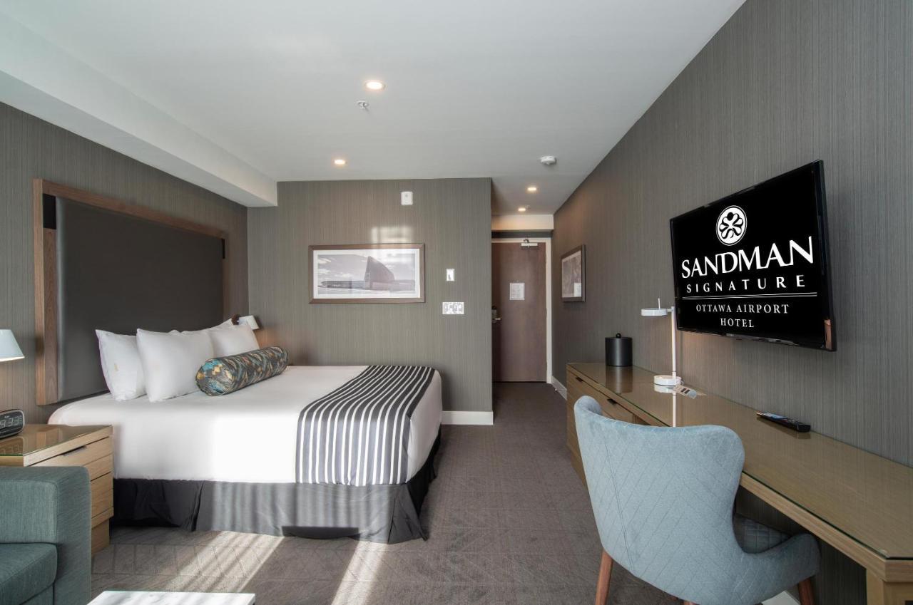 Sandman Signature Ottawa Airport Hotel Екстер'єр фото