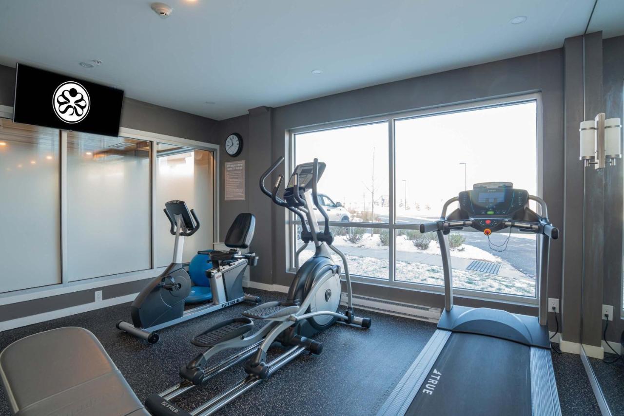 Sandman Signature Ottawa Airport Hotel Екстер'єр фото