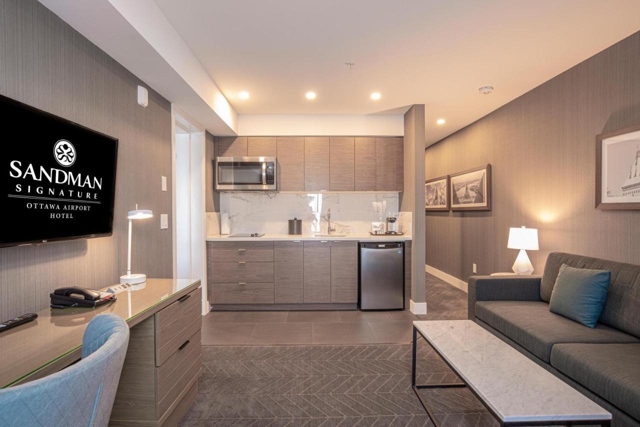 Sandman Signature Ottawa Airport Hotel Екстер'єр фото