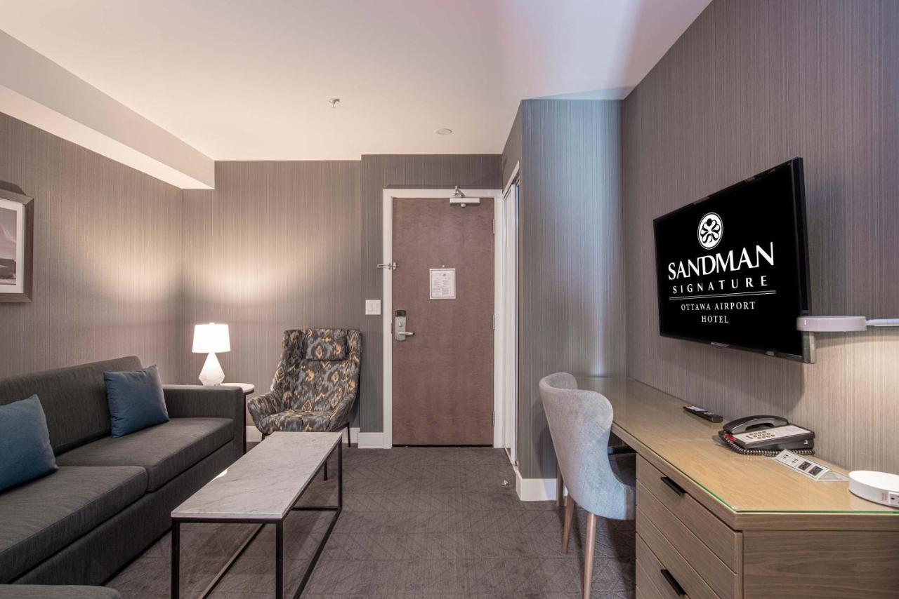 Sandman Signature Ottawa Airport Hotel Екстер'єр фото