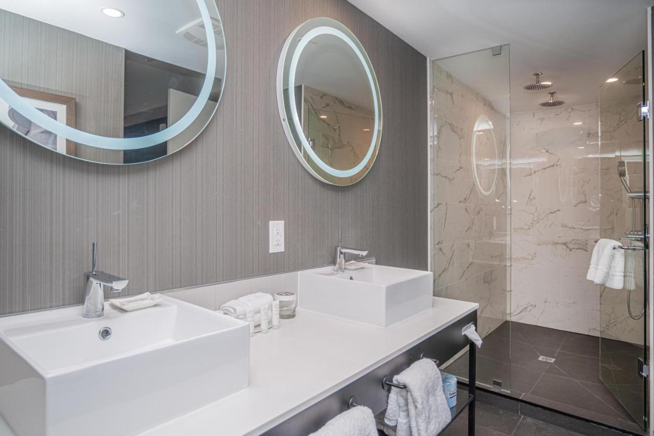 Sandman Signature Ottawa Airport Hotel Екстер'єр фото