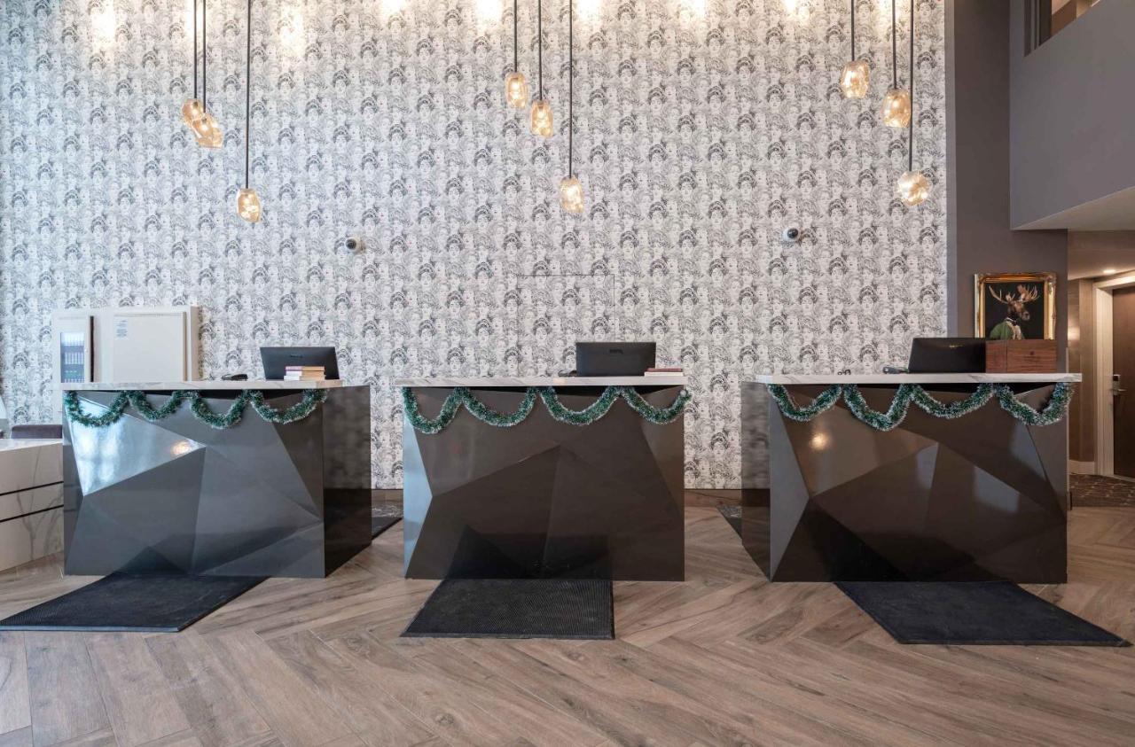 Sandman Signature Ottawa Airport Hotel Екстер'єр фото