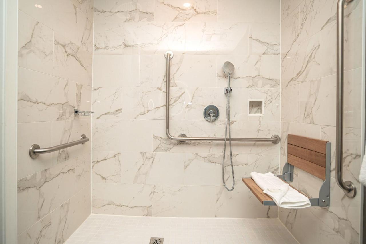 Sandman Signature Ottawa Airport Hotel Екстер'єр фото