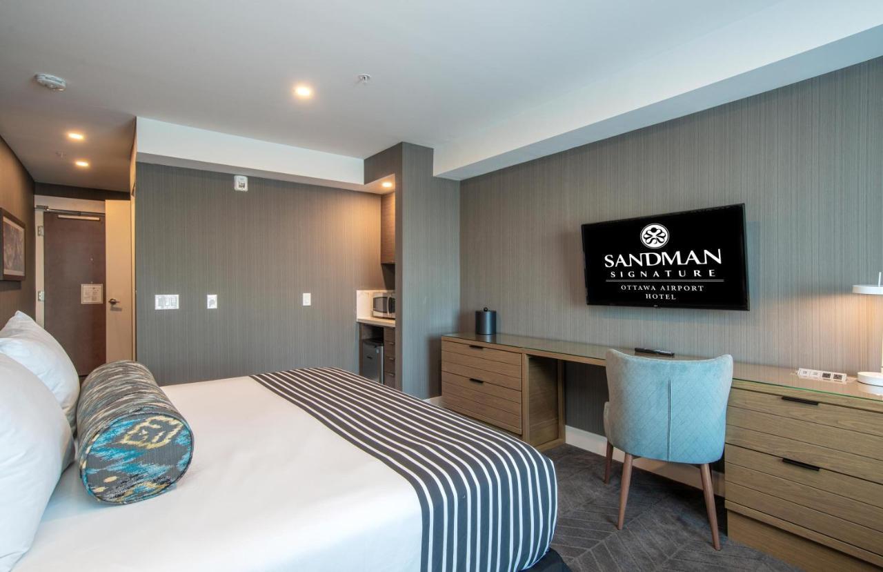 Sandman Signature Ottawa Airport Hotel Екстер'єр фото