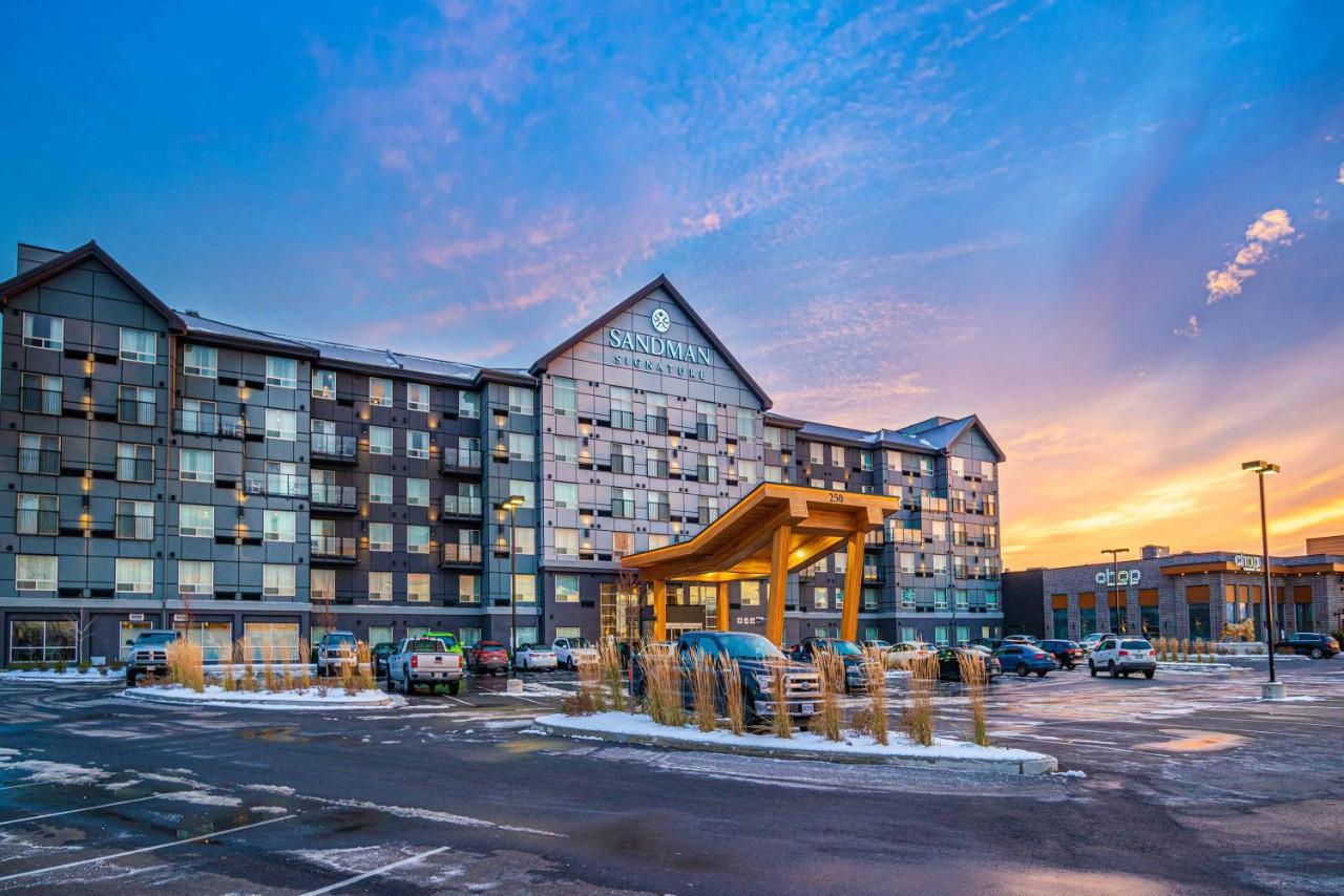 Sandman Signature Ottawa Airport Hotel Екстер'єр фото